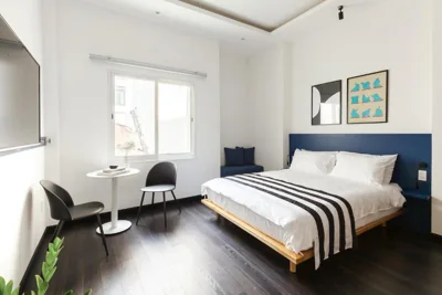 Studio Deluxe Queen — Central Studios at Ben Thanh Market by CIRCADIAN